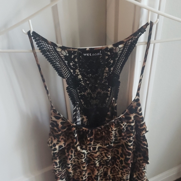 Top - Picture 2 of 3